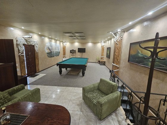 Эксклюзивное предложение, Гараж-Бильярдная 123 м/кв  Под Бизнес