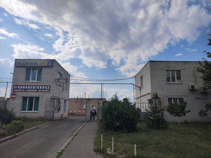 Гараж ГК Радосинь Троєщина Радунська 3. 2 рівні з підвалом 41квм. - фото 1