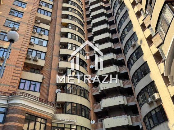 Центр! Парко місця Лесі Українки 7Б Киев