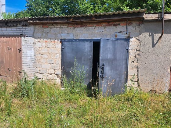 Гараж смт Макарів на цегельному Макарів