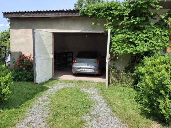 СМТ Глибока по вул І.Бойка - гараж з докуметами Глибока