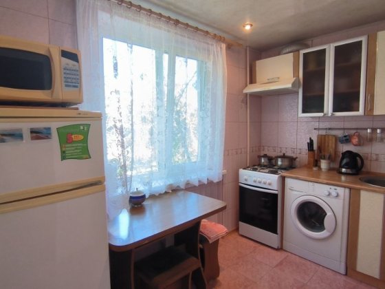 Продам 2к 50-лет Октября 14 Луганськ