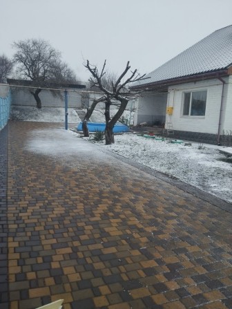 Дім за містом з хоздвором для бізнеса - фото 1