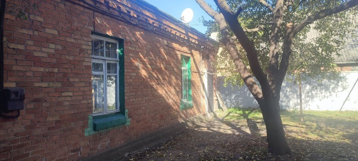 Продається частина будинку з приватизованою землею-5 соток.Центр,Ринок - фото 1