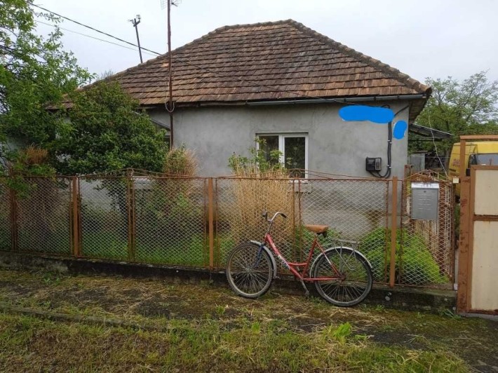 продається зручний будинок в м. Берегове - фото 1