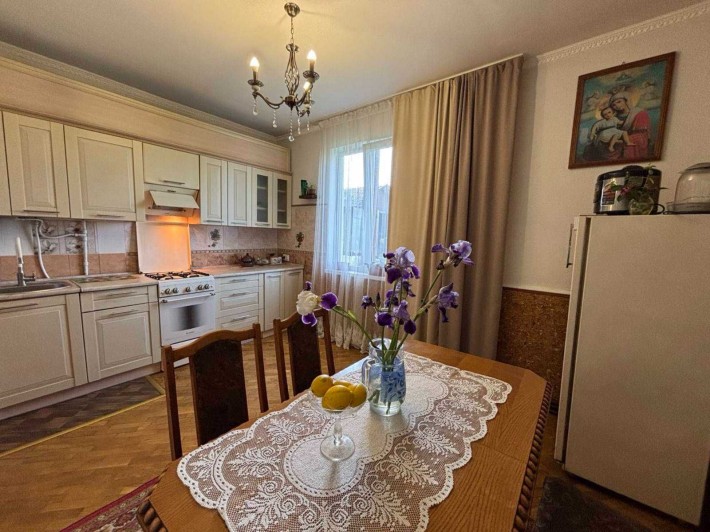 продаж будинок Борислав , 7 кімнат, меблі, побутова,  ділянка - фото 1