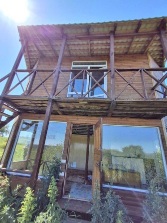 Продам будинок на горі з гарним краєвидом, природа, є плодові дерева. - фото 1