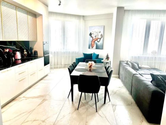 Продається 4-х квартира вул.Вишгородська 45 ,Оболонь Київ