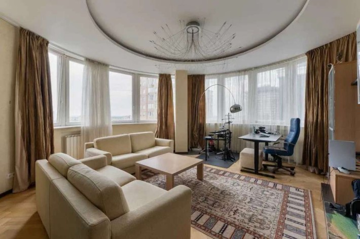 Продаж 3-к квартири вул. Левка Лук'яненка 21 - фото 1