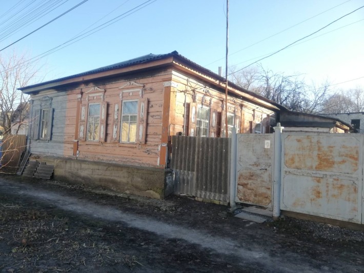 Продається недорого половина будинку у центрі міста. - фото 1