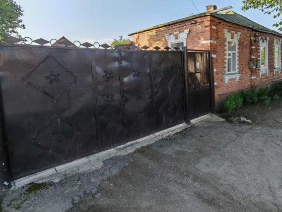 Частина будинку в центрі міста Дергачи