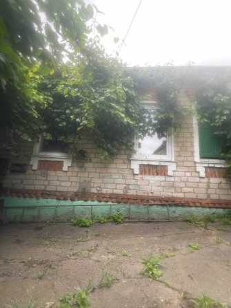 Терміново продам цегляний будинок у Дергачах, район Поселка - фото 1