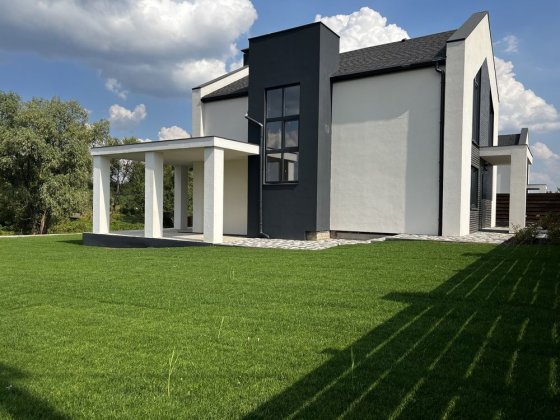 Якісний будинок з відмінним плануванням біля озера. Гостомель