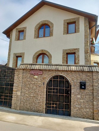 Продам в цегляний будинок - фото 1