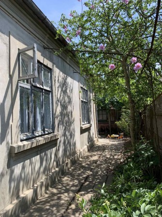 Продаётся дом в хорошем районе - фото 1