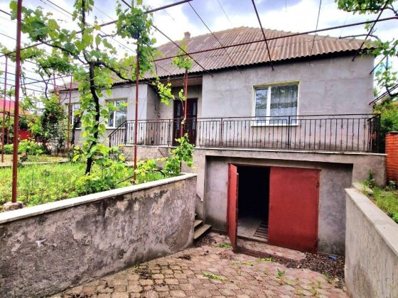 Кирпичный дом рядом с Измаилом Ізмаїл