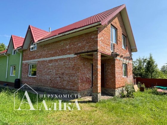 Продам двоповерхову частину будинку з власною територією Кам'янець-Подільський