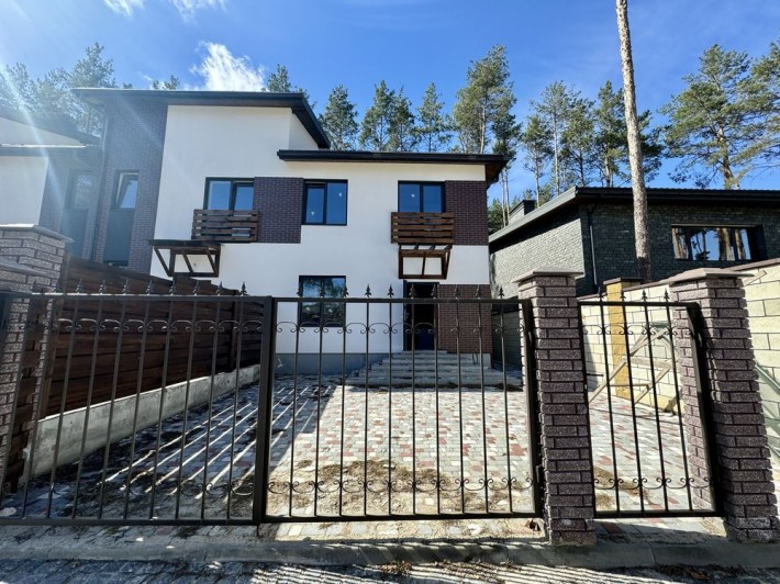 Кутовий таунхаус / дуплекс 130м2 з ділянкою 2,3 сотки Гостомель - фото 1