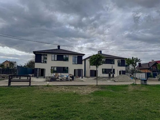 Нові ДУПЛЕКСИ в топовій локації
Гостомель біля Озера! Гостомель