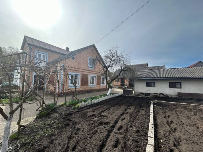 Двоповерховий будинок для сімʼі в м.Кременець - фото 1