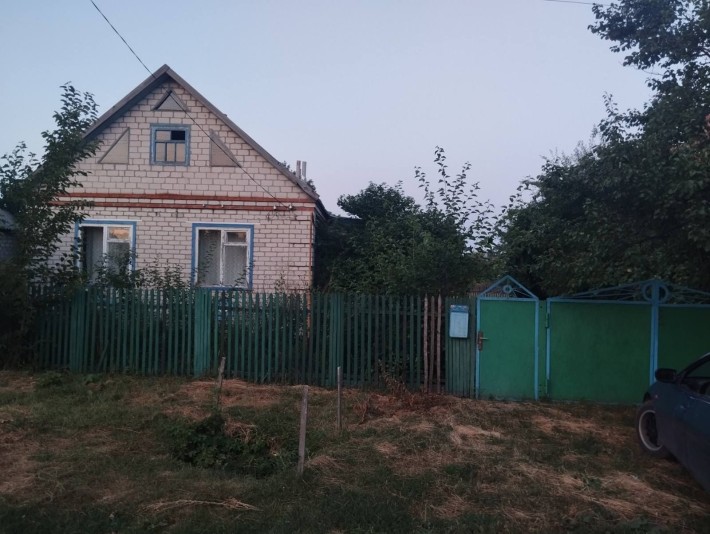 Продам будинок селищі Краснопавлівка - фото 1