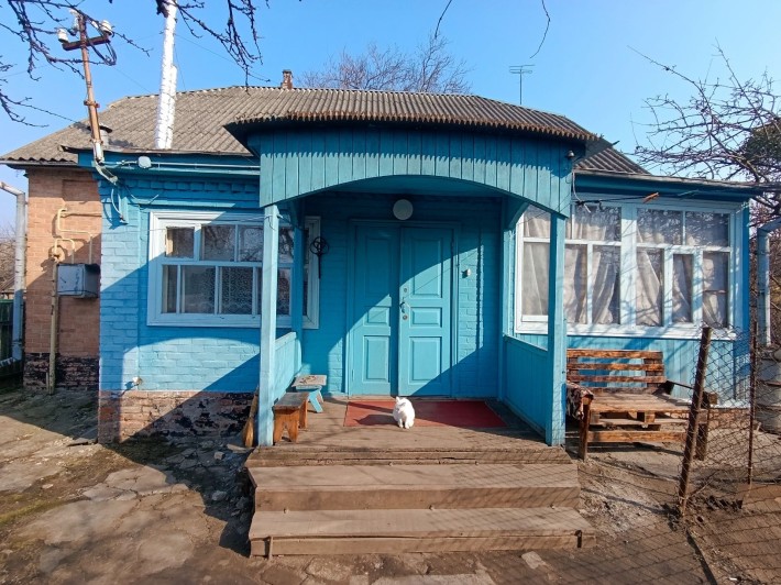 Двоповерховий будинок в центрі - фото 1