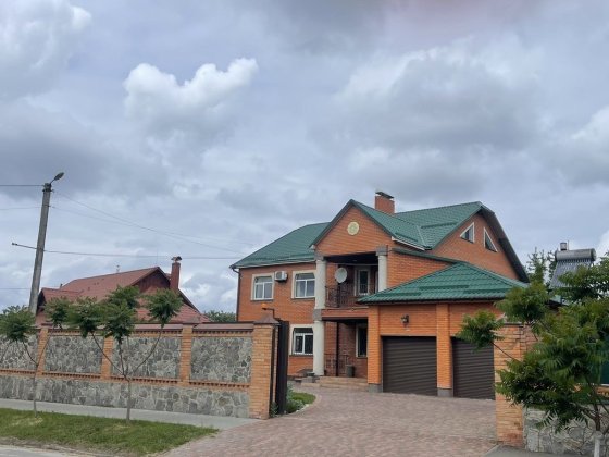 Будинок 365 м2 по вул.І.Франка Лубни