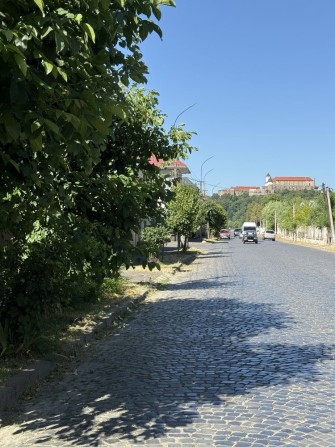 Продається земельна ділянка під застройку з будинком - фото 1