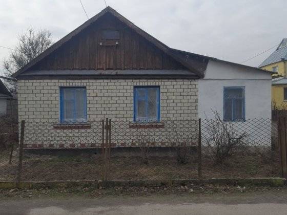 Продам будинок в центральній частині міста Звягель