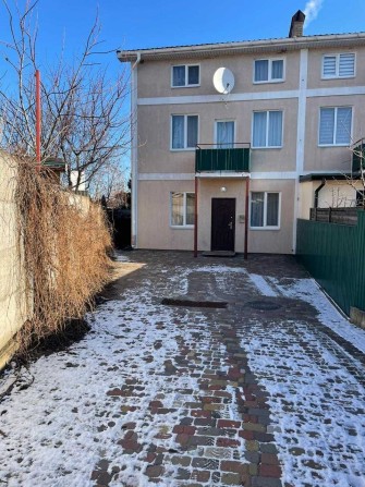 продам дом с ремонтом  г.Обухов Стожары без комисии - фото 1