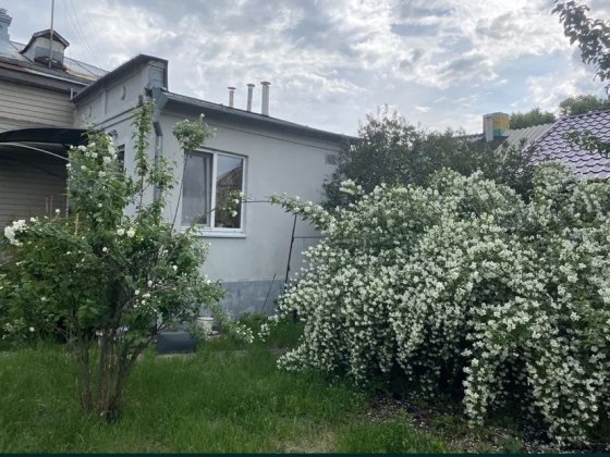 Продам 2 автономні частини будинку по 80 м² у центрі Павлограда Павлоград