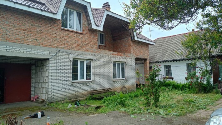 Продається два будинки у с. М.Снітинка, 5 км від центру Фастова. - фото 1