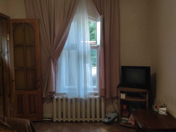 Частина будинку р-н нового корпусу Педуніверситету з окремим двором Умань