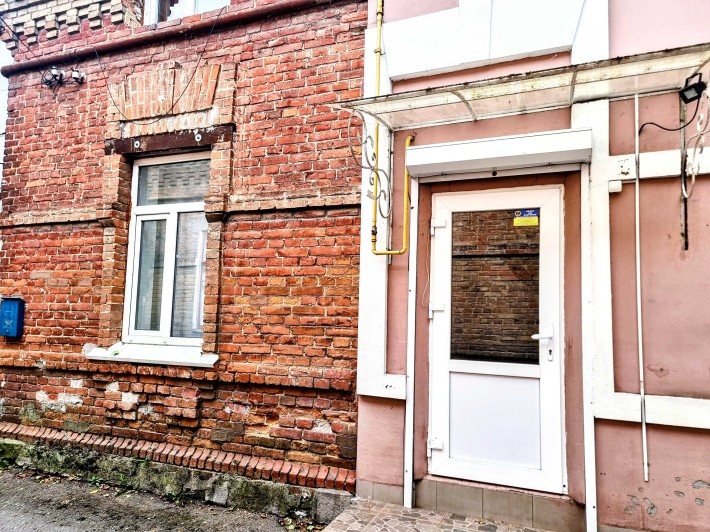Продам будинок центр 2 кімнати під офіс - фото 1