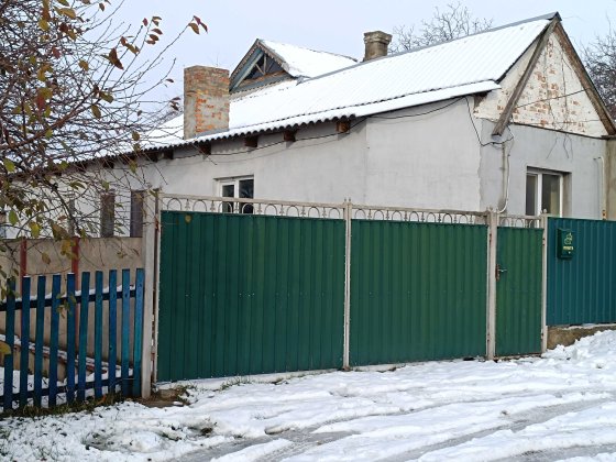 Частина будинку р-н Міщанки всі комунікації, асфальтований під'їзд Умань