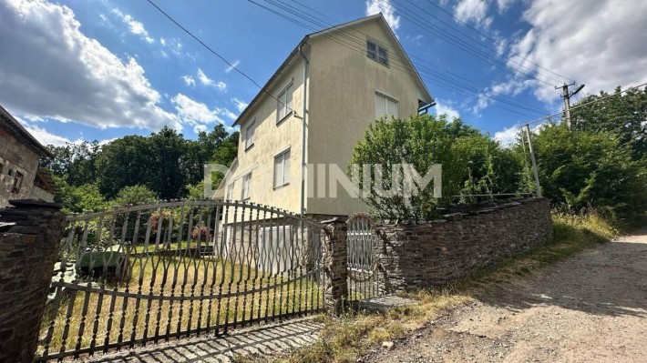 Продається просторий будинок у Хусті: 150 м², 4 кімнати, біля лісу! - фото 1