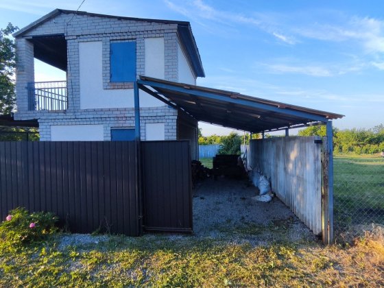 Дача з двоповерховим будинком Нікополь