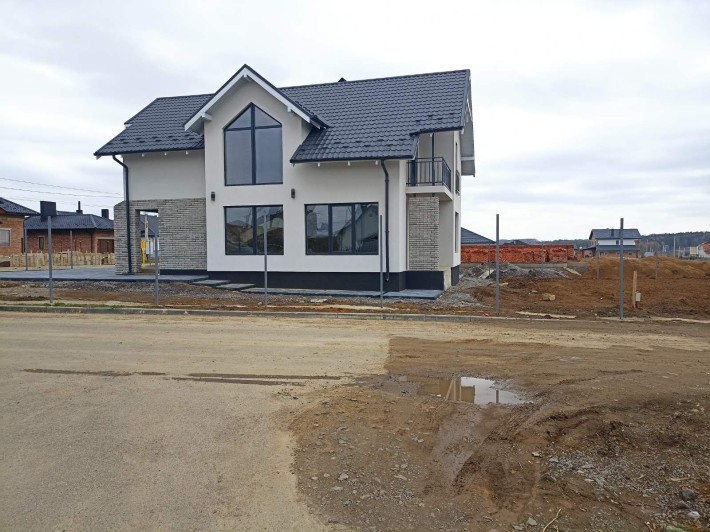 Продаж сучасного будинку в Зарванцях на ділянці 5сот. З газом - фото 1