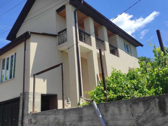 Продається затишний 3-поверховий будинок у районі Ружична Хмельницький