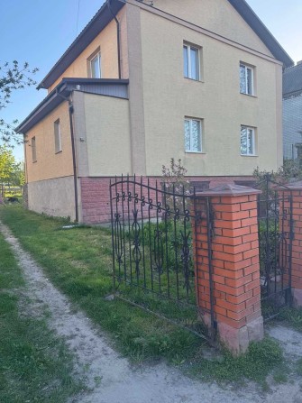 Продам будинок 2 поверхи, ремонт, 2 гаражі, сад, без комісії  Гречани - фото 1