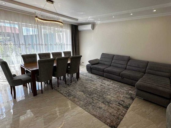 Продається просторий таунхаус у котеджному містечку Дубовські Озера Хмельницький