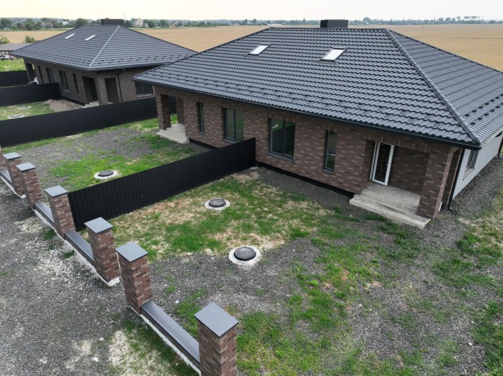 Продаж будинків в безпечному районі Луцька - у Новоставі - фото 1