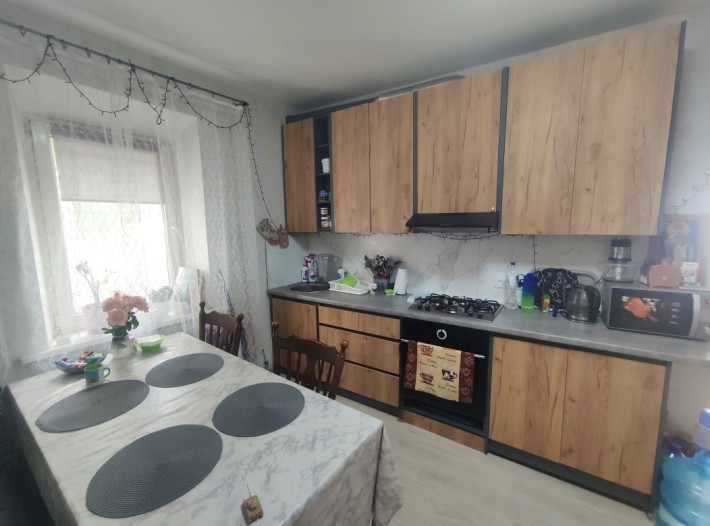 Продам затишний будинок в місті Підгородне - фото 1