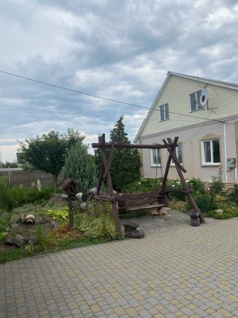 Продам уютный 4-к дом с участком Обуховка Кировское улица Садовая - фото 1