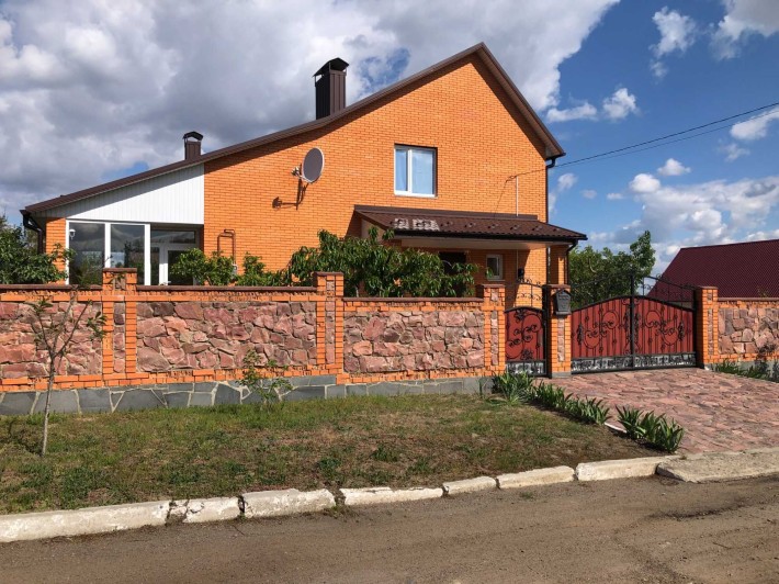 Продаж нового 2-поверхового котеджу з банею та сауною  в смт. Брусилів - фото 1
