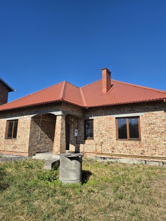 Особняк з сучасним плануванням в селі Черніїв - фото 1