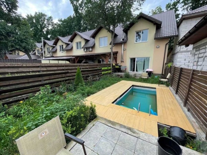 Продам таунхаус 111 м2, 3 пов, в Крюківщині (м. Вокзальна, Теремки) - фото 1