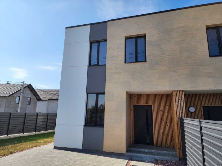 Вітаю! Продам будинок_дуплекс, с. Святопетрівське. Заводимо газ. - фото 1