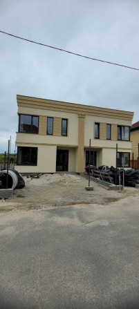 Продам просторий газифікований дуплекс в Гатному - фото 1
