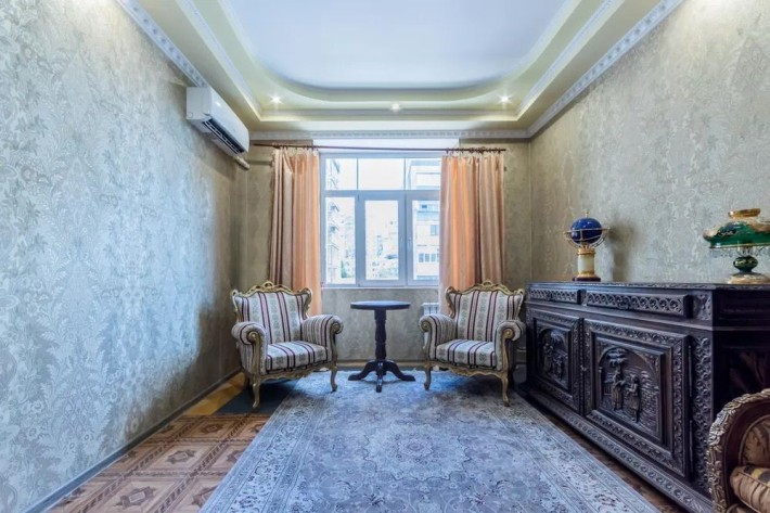 Продаж 2к квартири з ремонтом, вул. Золотоустівська 23 - фото 1